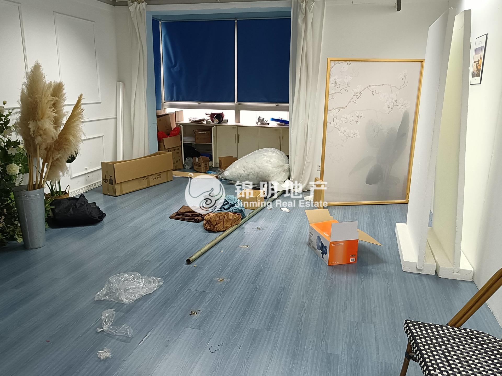 南京西路申银发展大厦175平米写字楼出租